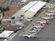Avio da FAB faz pouso de emergncia no aeroporto Marechal Rondon