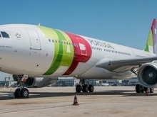 Mais de 300 passageiros da empresa Tap esto esperando embarcar para o Brasil