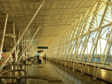 Advogada provoca tumulto ao escapar de detector de metais em aeroporto