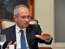 Hartung pede que ministro barre leilo do aeroporto de Vitria e de Maca