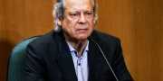﻿Dirceu se entrega  polcia para cumprir pena de 30 anos